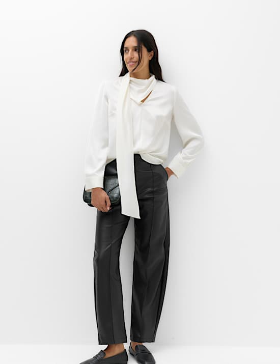 Pantalones de pata de barril con fruncido de imitaci&oacute;n de piel
