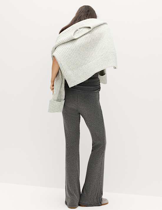 Acampanado con ribete doblado