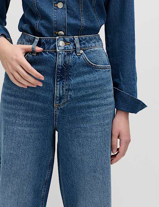 Jean rigide coupe large &agrave; taille haute