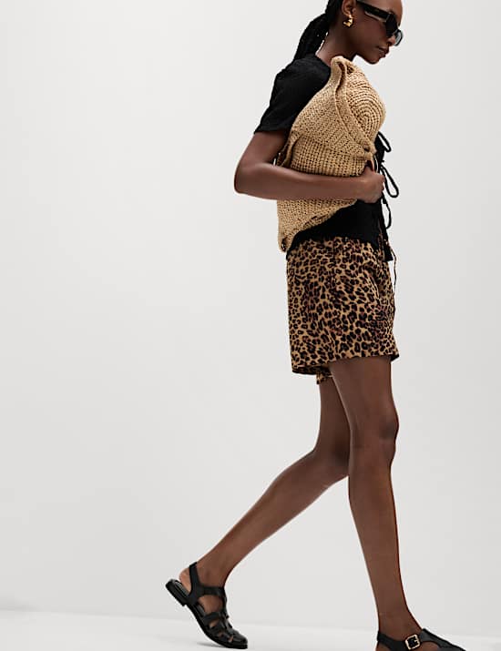 מכנסיים קצרים מכותנה טהורה עם מותניים גבוהים והדפס