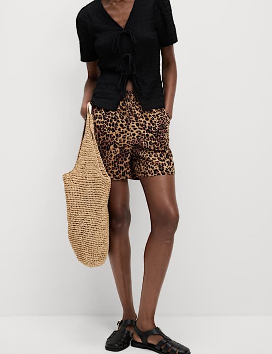 מכנסיים קצרים מכותנה טהורה עם מותניים גבוהים והדפס