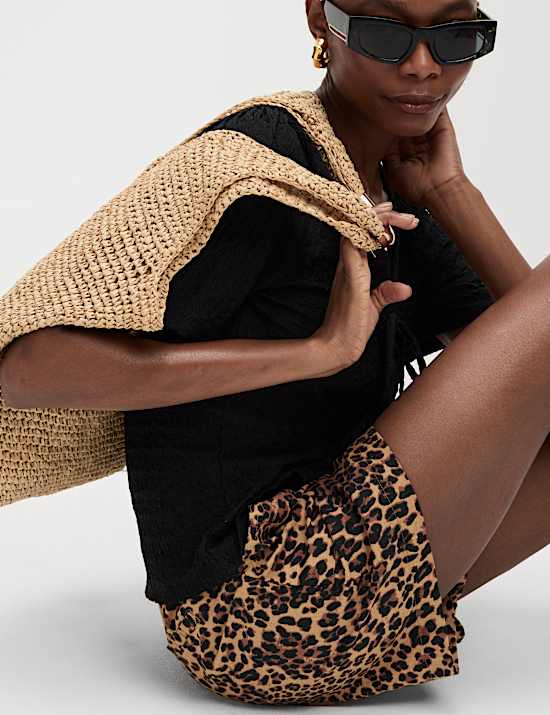 מכנסיים קצרים מכותנה טהורה עם מותניים גבוהים והדפס