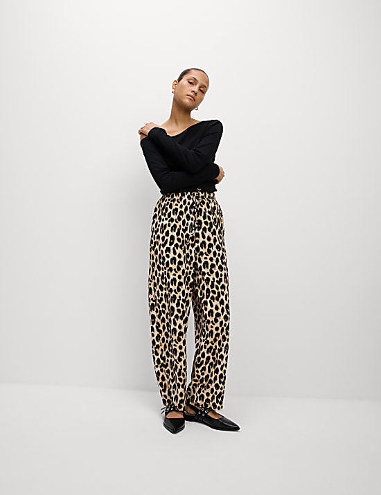 Kn&ouml;chellange Karottenhose mit Animalprint