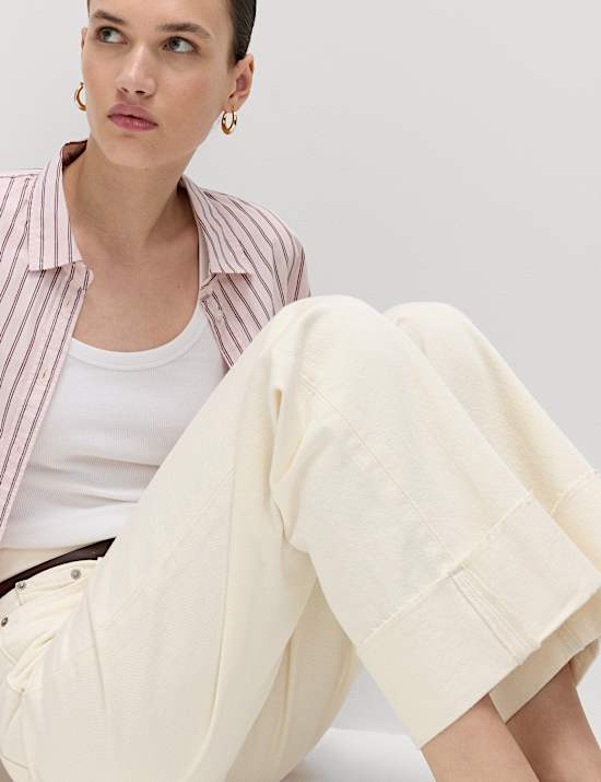 Jean slim coupe large taille haute &agrave; revers