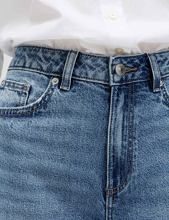 Hoch geschnittene 3/4-Jeans mit weitem Bein