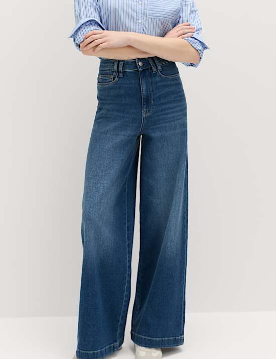 Dżinsy z szerokimi nogawkami z wysoką talią