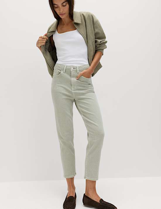 Jean raccourci coupe cintr&eacute;e taille haute