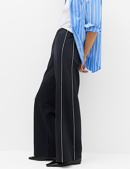 Pantalon de jogging Ponte coupe large &agrave; rayure lat&eacute;rale et cordon