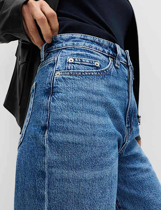 Mom &ndash; Kn&ouml;chellange Jeans mit hoher Taille