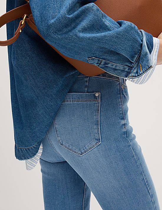 Tvarující džíny s vysokým pasem a rovnými nohavicemi