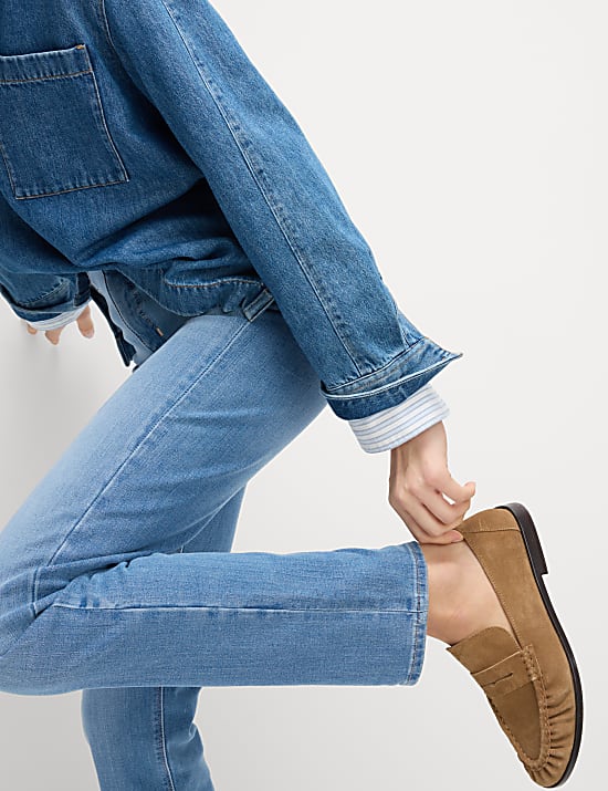 Tvarující džíny s vysokým pasem a rovnými nohavicemi