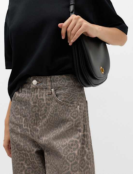 Mid Rise Animal Barrel Jeans