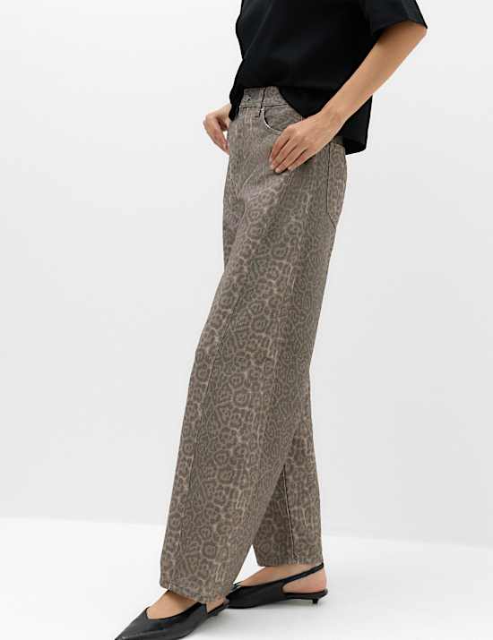 Mid Rise Animal Barrel Jeans