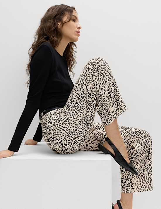 Jean taille normale coupe barrel &agrave; imprim&eacute; animal