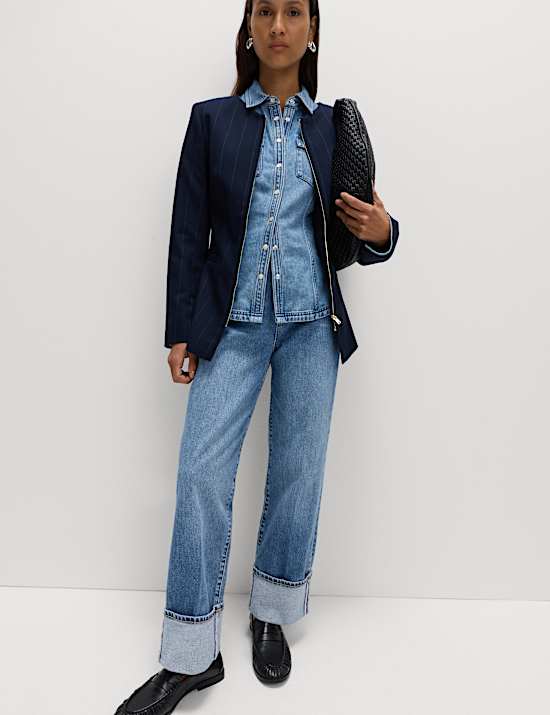 ג'ינס פרימיום בגזרה רחבה עם מכפלת מקופלת