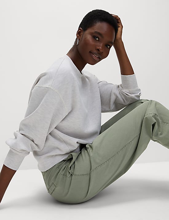 Chino μέχρι τον αστράγαλο με ίσια μπατζάκια και υψηλή περιεκτικότητα σε βαμβάκι