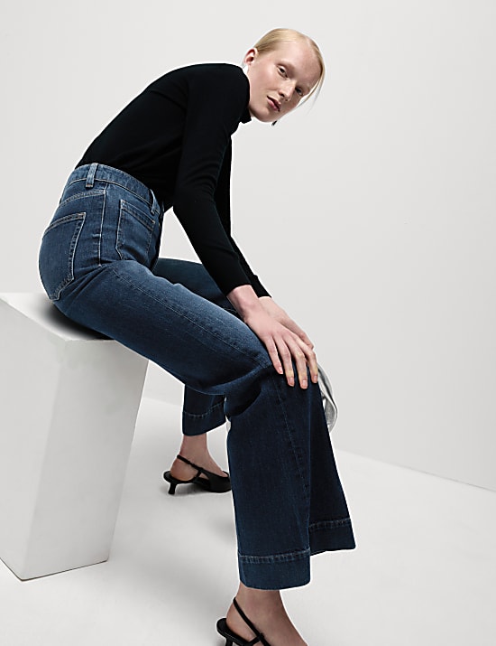 Patch Pocket Flare High Waisted Jeans