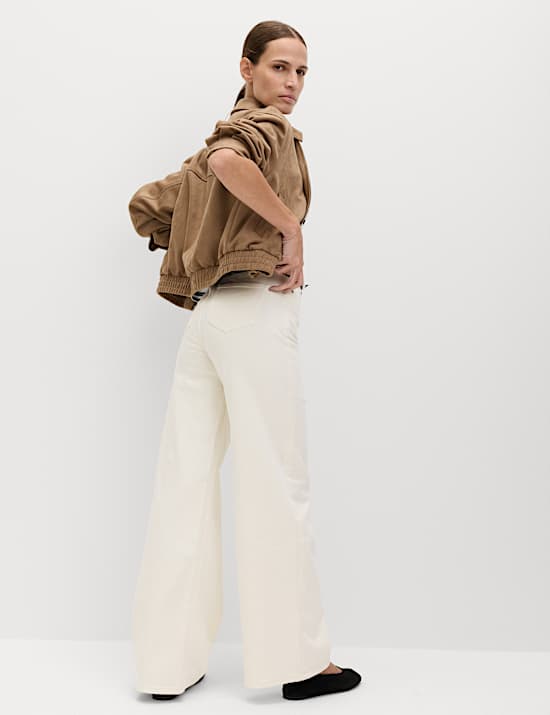 Jeans mit weitem Bein