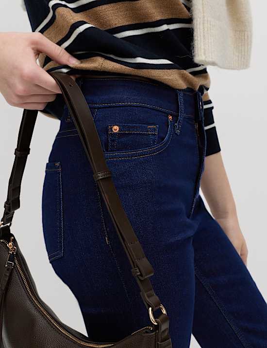 &Tau;&zeta;&iota;&nu; Eva &sigma;&epsilon; &gamma;&rho;&alpha;&mu;&mu;ή bootcut