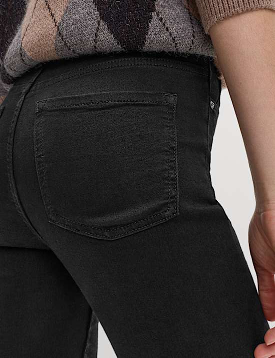 ג'ינס אווה בגזרת רגל מתרחבת