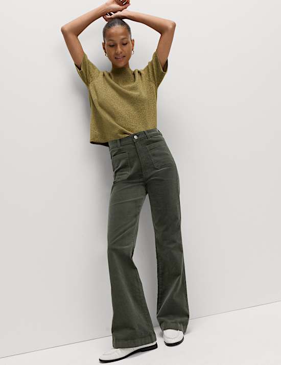 Ausgestellte Cordhose mit hohem Baumwollanteil und schmaler Passform