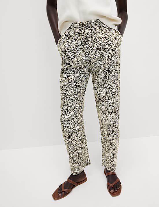 Hose aus reinem Twill mit hohem Bund und schmal zulaufendem Bein