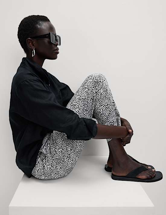 Pure Twill Printed High Waisted Tapered Trousers