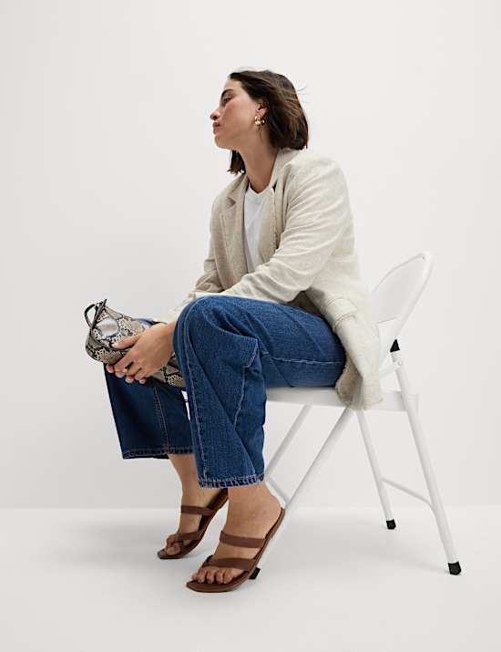 Mid Rise Barrel Jeans