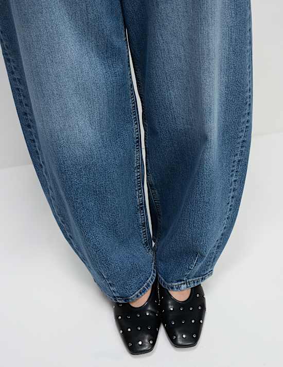 Ontspannen jeans met ballonpijpen en mid-rise taille