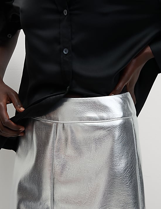 Μίντι φούστα σε μεταλλική γραμμή Α με δερμάτινη όψη