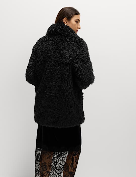 Mantel mit zotteligem Kunstpelz