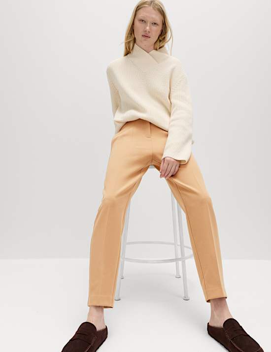 Broek met toelopende pijpen tot op de enkel