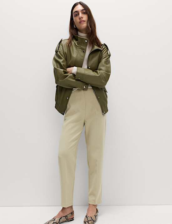 Pantalón tapered al tobillo