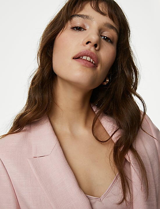 Ruimvallende, linnenrijke blazer met één rij knopen