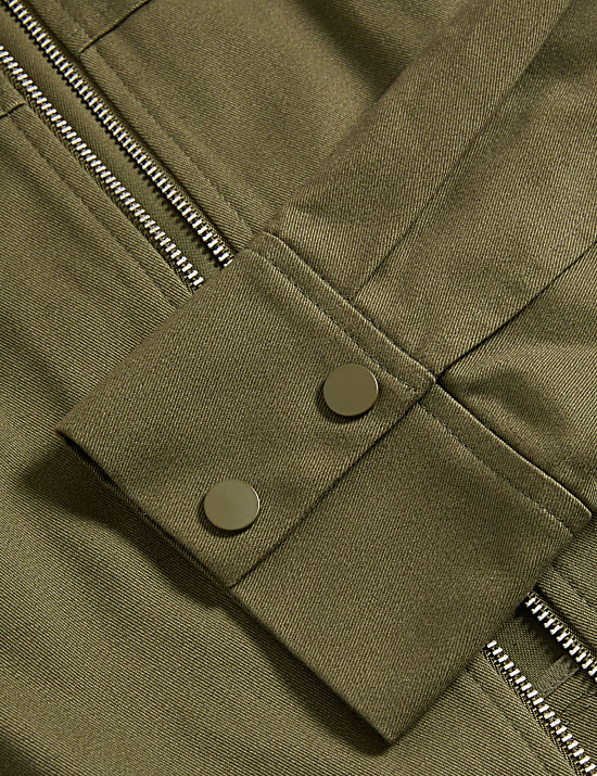 Kort, kraagloos twill jasje van zuiver katoen