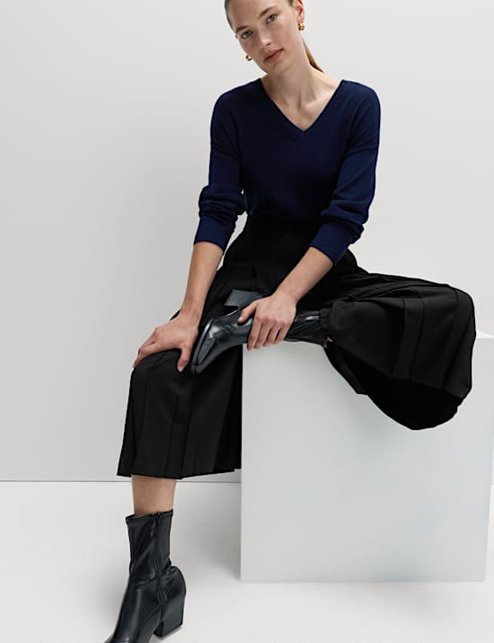 Utility Pleated Shorts