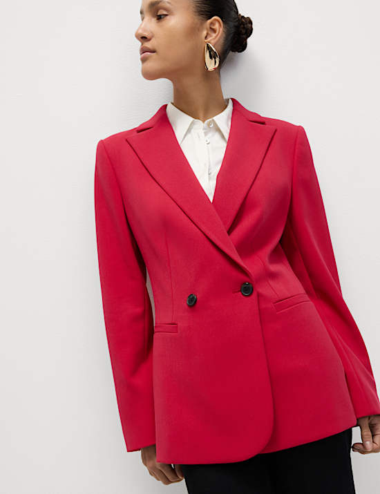 Getailleerde blazer van crêpestof met dubbele rij knopen