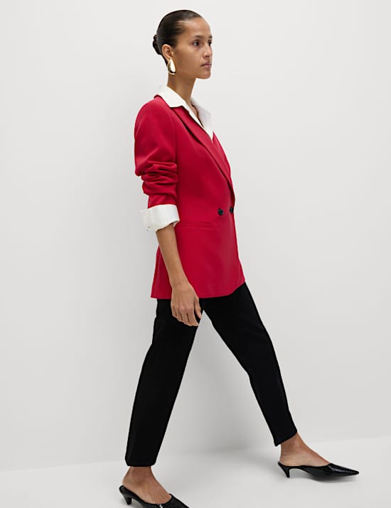 Getailleerde blazer van crêpestof met dubbele rij knopen