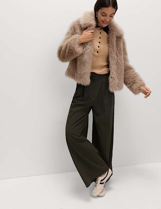 Faux Fur Collared Short Jacket