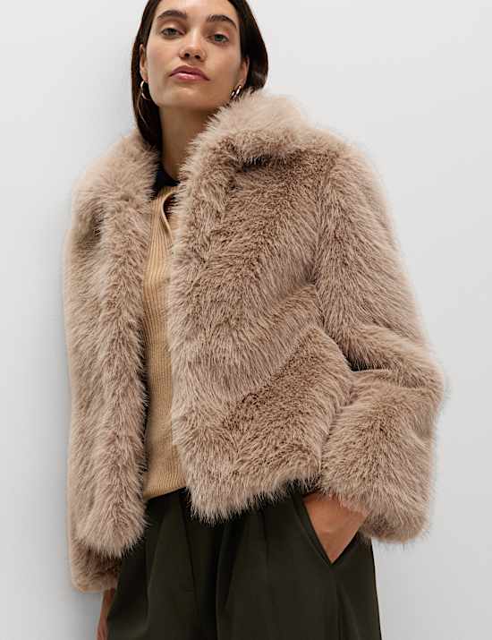 Faux Fur Collared Short Jacket