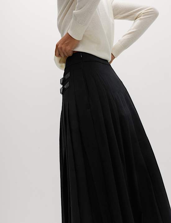 Pleated Side Split Maxi Skirt