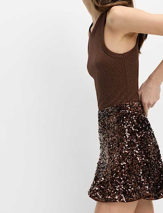 Minijupe patineuse en velours &agrave; sequins