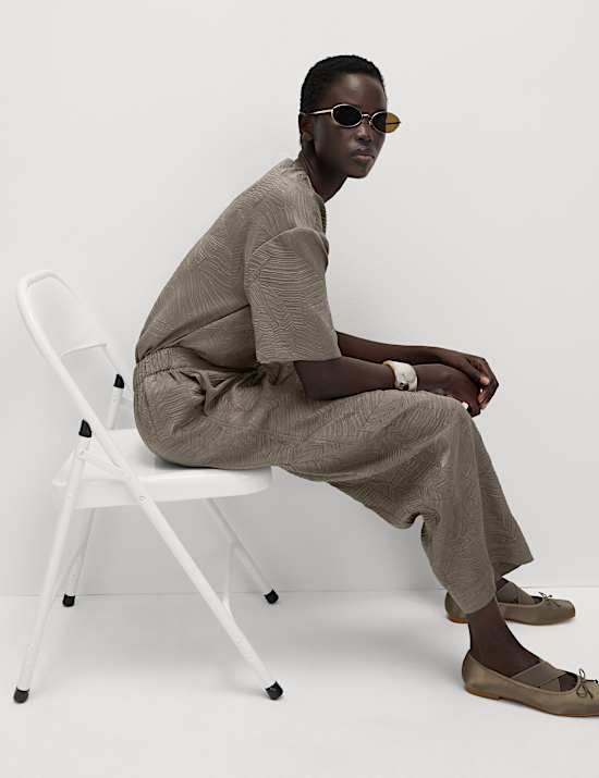 Textured Drawstring Barrel Leg Cropped Trousers