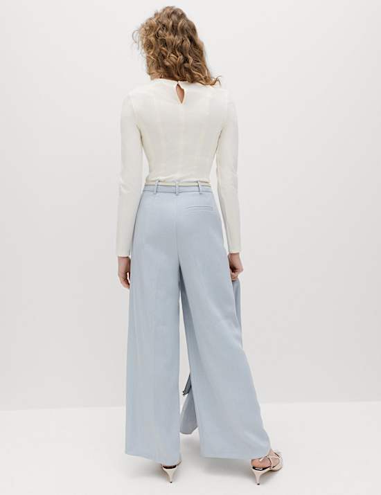 Relaxed Trousers with Linen