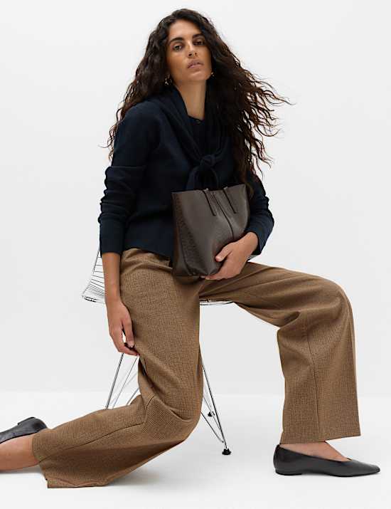 Pantalones de pata ancha de cuadros peque&ntilde;os con pliegues