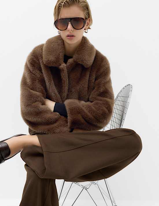 Faux Fur Collared Short Jacket