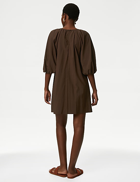 Gaun Mini Model Kerutan Leher Bundar Lengan Puff