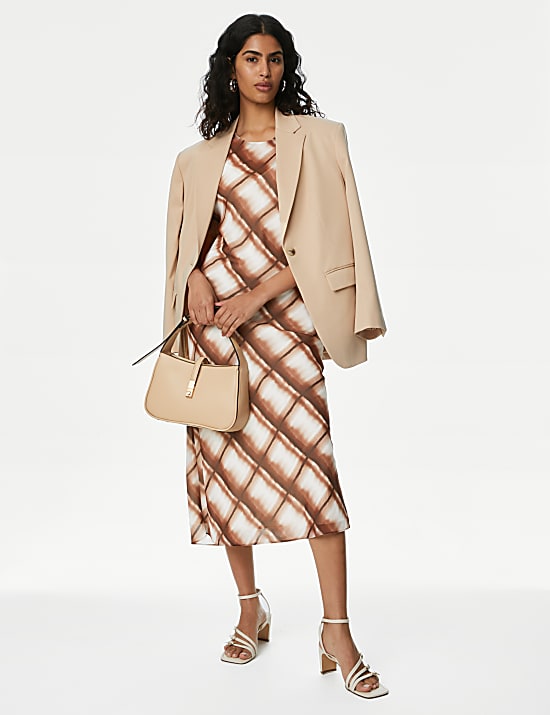 שמלת מידי בגזרה ישרה וצמודה עם צווארון עגול והדפס