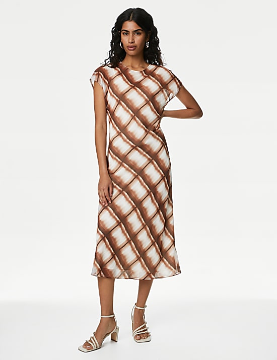 שמלת מידי בגזרה ישרה וצמודה עם צווארון עגול והדפס