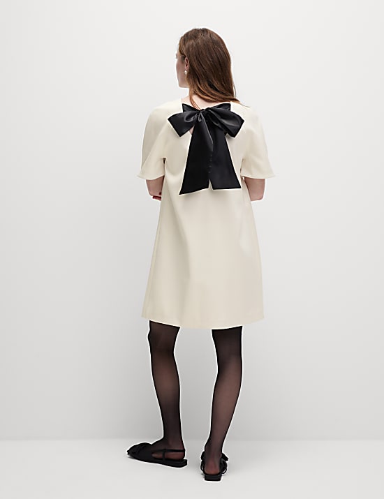 Gaun Terusan Mini Leher Bundar Detail Pita